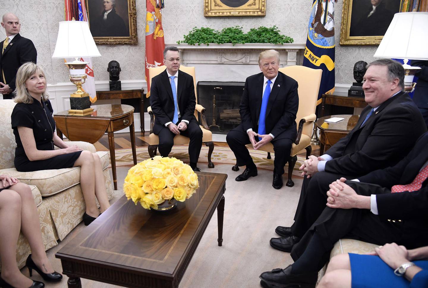 epa07091495 US President Donald J. Trump (C-R) meets with Pastor Andrew Brunson (C-L) as his wife Norine Brunson (L) and US Secretary of State Mike Pompeo (R) look on in the Oval Office of the White House in Washington, DC., USA, 13 October 2018. Pastor Andrew Brunson arrived back in the USA on 13 October after being released from prison in Turkey on 12 October in which he was held for two years on terrorism charges.  EPA/OLIVIER DOULIERY / POOL