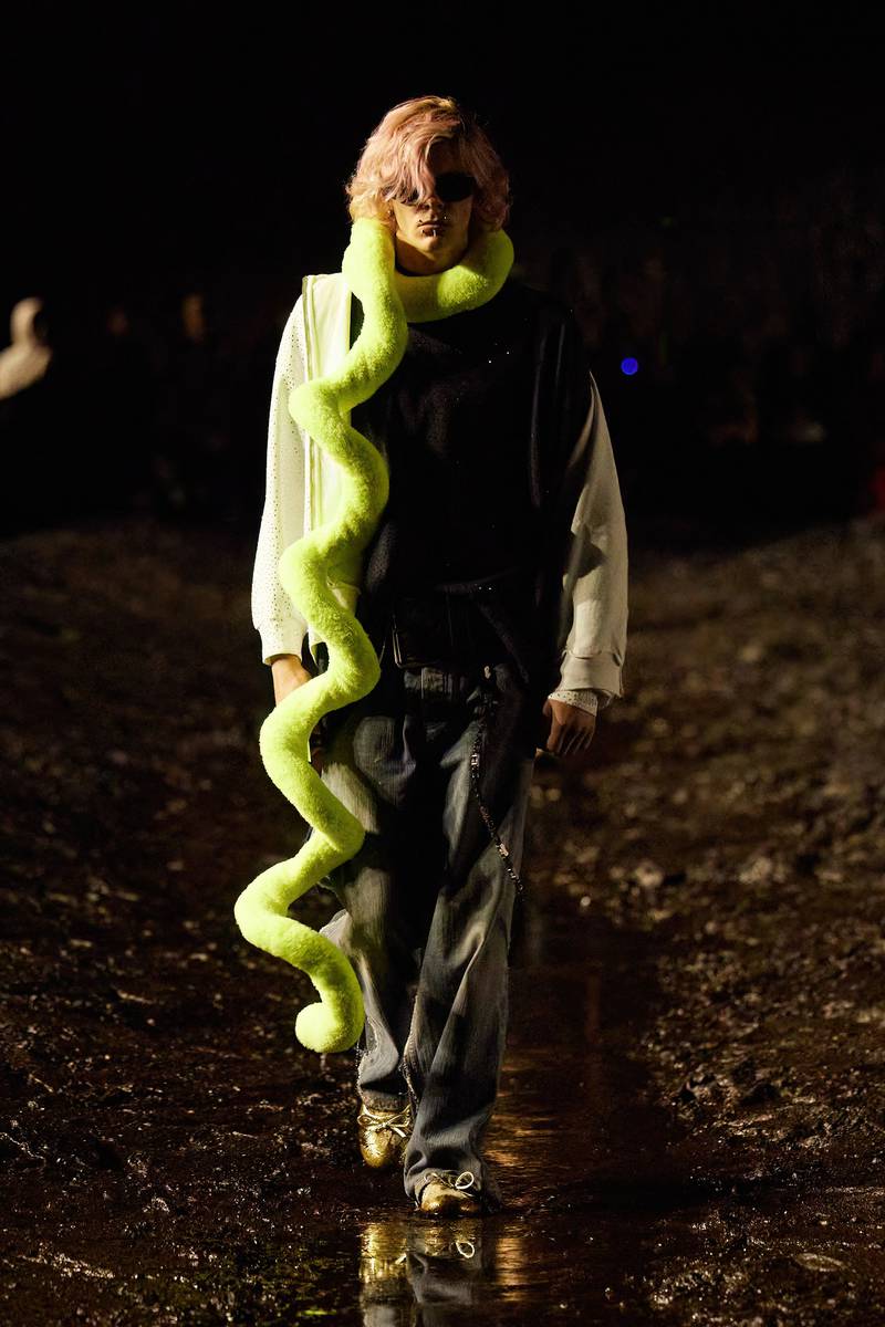 A snake-like scarf at Balenciaga, for spring/summer 2023. Photo: Balenciaga