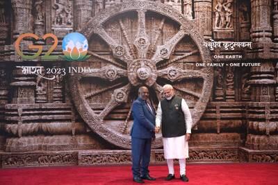 Indian Prime Minister Narendra Modi (right) welcomes Comoros President and African Union Chairman Azali Assoumani to the G20 Summit in New Delhi on Saturday. EPA