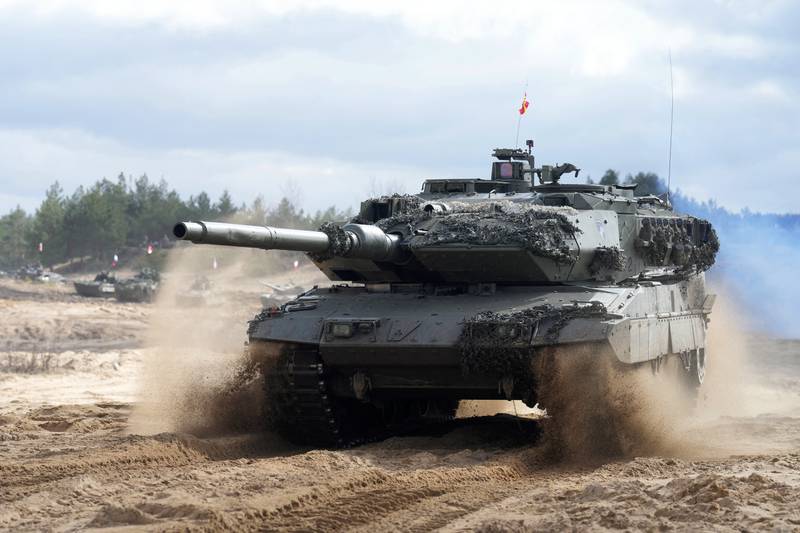 In Deutschland hergestellte Leopard-2-Panzer werden der Ukraine von mehreren Ländern gespendet.  Reuters 