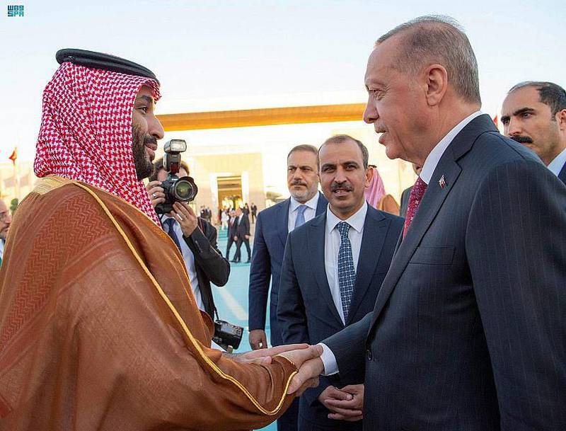 Turkish President Recep Tayyip Erdogan says goodbye to Saudi Crown Prince Mohammed bin Salman. SPA