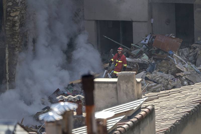 Ein Feuer behinderte die Such- und Rettungsbemühungen.  AFP