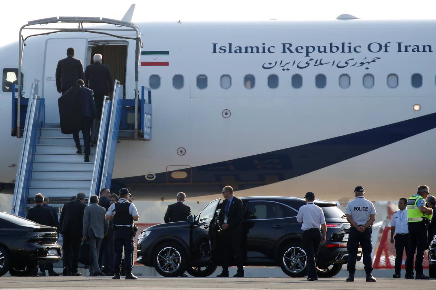 An Iranian government plane is seen on the tarmac at Biarritz airport in Anglet during the G7 summit in Biarritz, France, August 25, 2019. Iran’s foreign minister Mohammad Javad Zarif arrived on Sunday in Biarritz, southwestern France, where leaders of the G7 group of nations are meeting, an Iranian official said.   REUTERS/Regis Duvignau