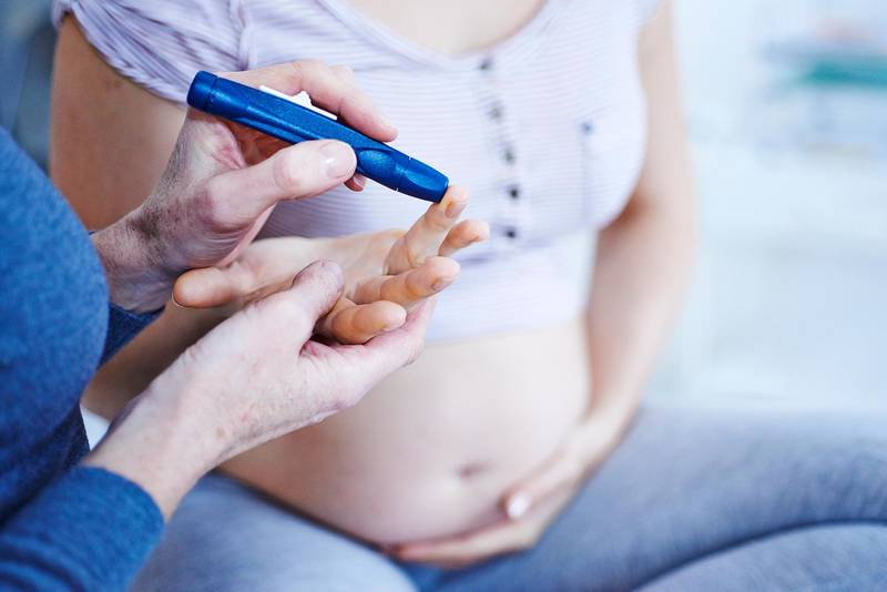 Test For Diabetes, checking Glucose Levels, Pregnant Woman (Getty Images) *** Local Caption ***  HL17se-diabetes-main.jpg