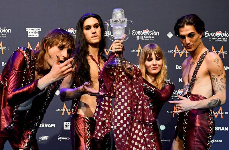 Maneskin of Italy pose with the trophy following a news conference after winning the 2021 Eurovision Song Contest, in Rotterdam, Netherlands, May 23, 2021. REUTERS/Piroschka van de Wouw     TPX IMAGES OF THE DAY