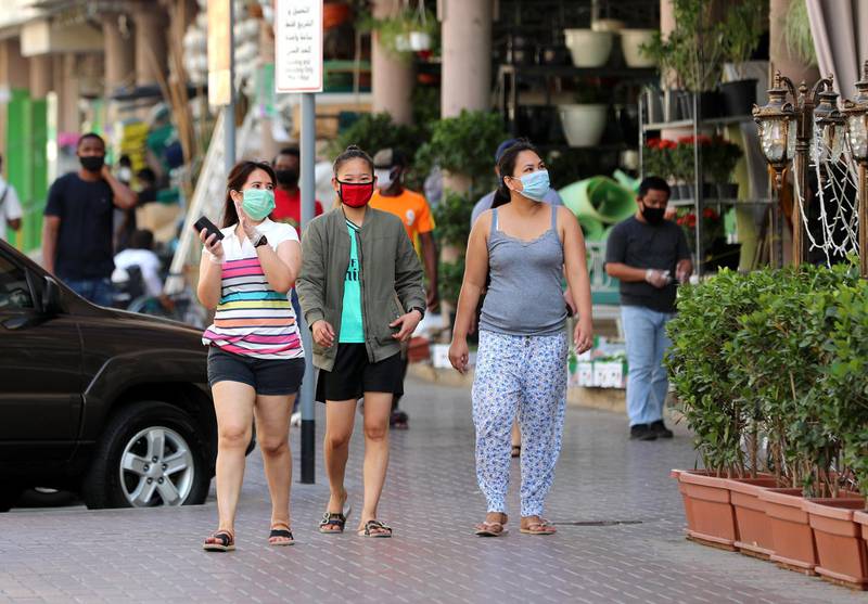 Dubai, United Arab Emirates - Reporter: N/A: Coronavirus / Covid-19. Three ladies go shopping in Al Hudaiba Road, Satwa after the lifting of the 24hr lockdown. Saturday, April 25th, 2020. Dubai. Chris Whiteoak / The National