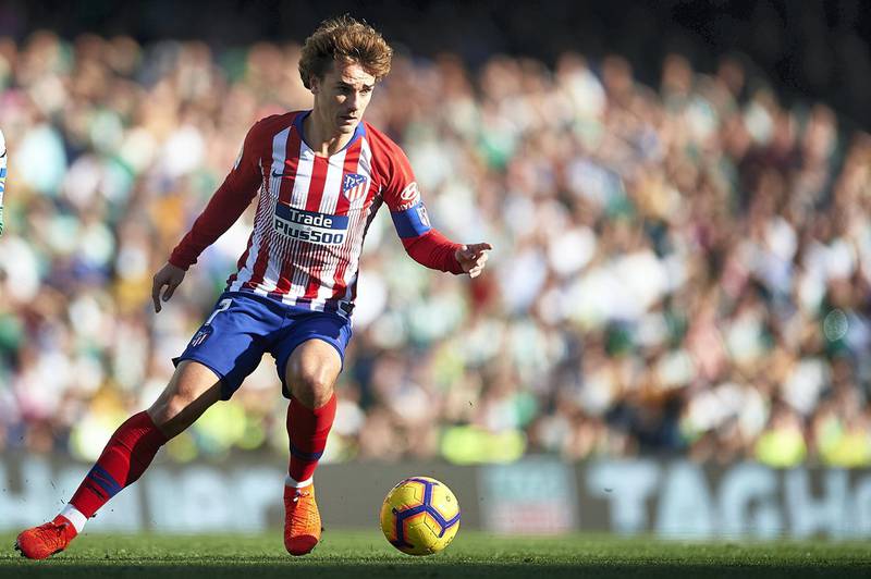 SEVILLE, SPAIN - FEBRUARY 03: Antoine Griezmann of Club Atletico de Madrid runs with the ball during the La Liga match between Real Betis Balompie and  Club Atletico de Madrid at Estadio Benito Villamarin on February 03, 2019 in Seville, Spain. (Photo by Aitor Alcalde/Getty Images)