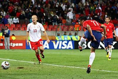 The South-African born Mark Gonzalez of Chile headed home the only goal of the game against Switzerland.