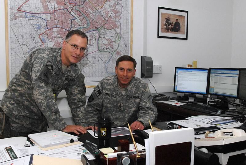 Colonel Peter Mansoor, left, with General David Petraeus. Multi-National Force-Iraq. Photo: Staff Sergeant Lorie Jewell