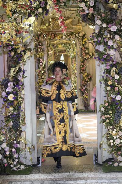 In many instances, imagery wraps around the clothes to create a panoramic portrait. Courtesy Dolce & Gabbana