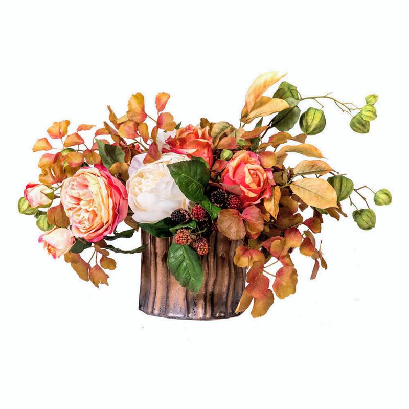 Introduce autumnal hues into your floral arrangements for a festive feel. Courtesy Maison Des Fleurs