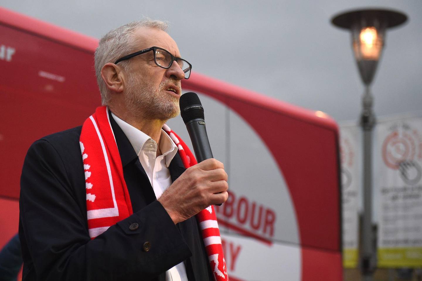 Opposition Labour party leader Jeremy Corbyn speaks during a campaign event in Nelson, northwest England on December 10, 2019. Britain will go to the polls on December 12, 2019 to vote in a pre-Christmas general election. / AFP / Oli SCARFF                          
