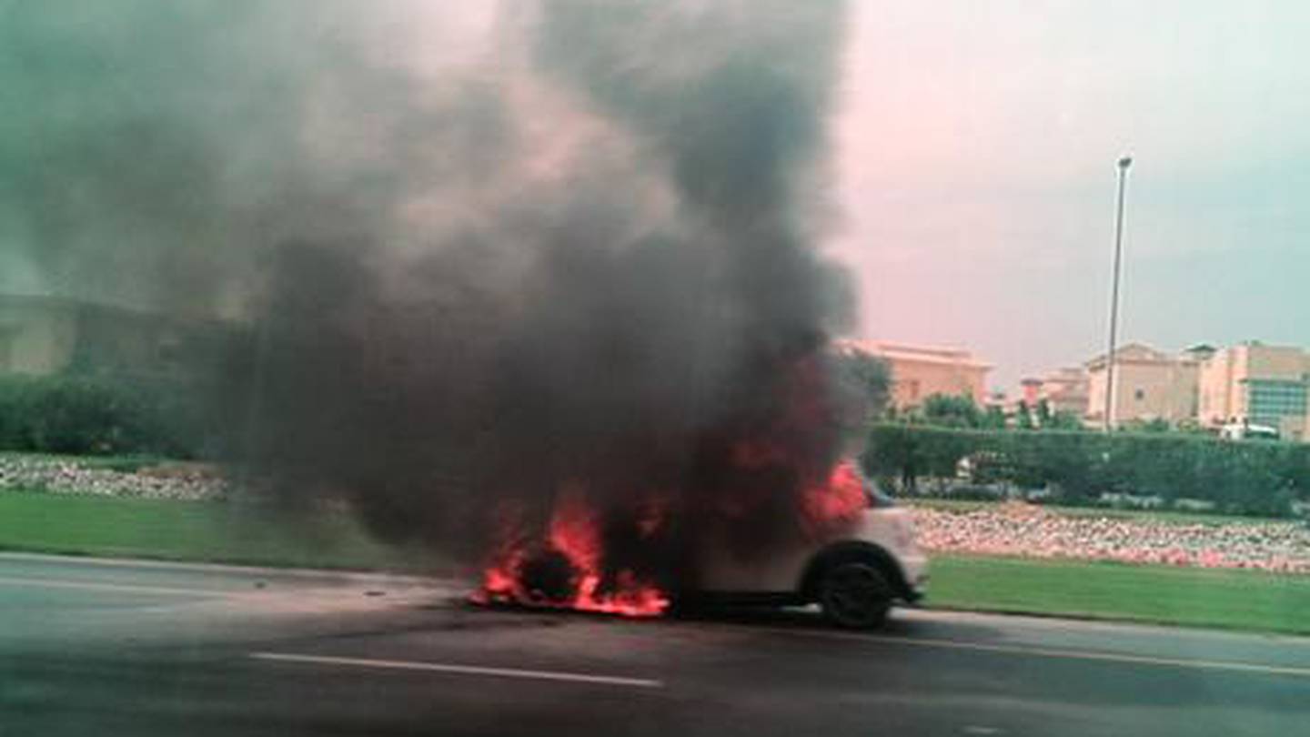 Car fire halts traffic on Dubai's Sheikh Zayed Road