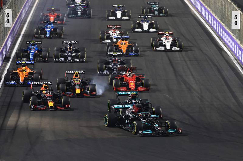 Drivers take the start of the  Formula One Saudi Arabian Grand Prix at the Jeddah Corniche Circuit in Jeddah on December 5, 2021. AFP