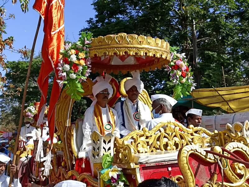 The 'kings' travel in a golden horse-drawn chariot, accompanied by a procession. Photo: Divyesh Mahati 