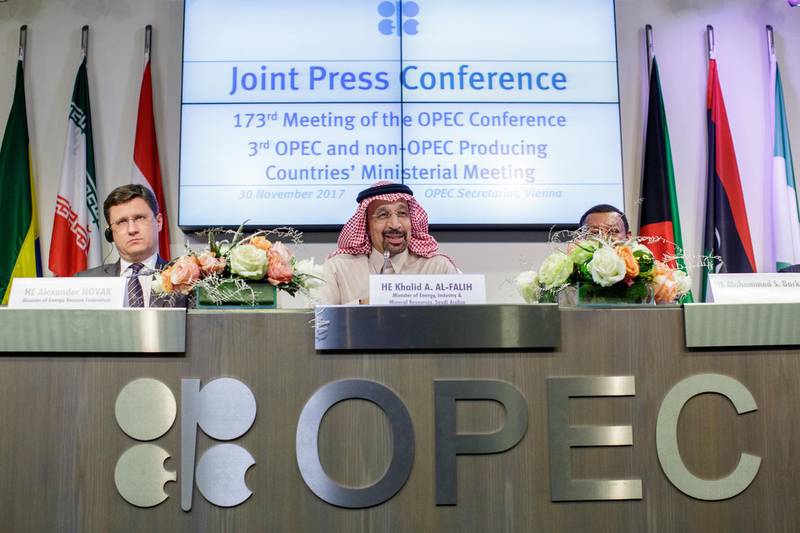 epa06360096 Alexander Novak (L), Russia's energy minister, Khalid Al-Falih (C), President of the Opec conference and Saudi Arabia's energy and Mohammed Barkindo (R), Opec Secretary General arrive for news conference at the headquarters of the Organization of Petroleum Exporting Countries in Vienna, Austria, 30 November 2017.  EPA/LISI NIESNER