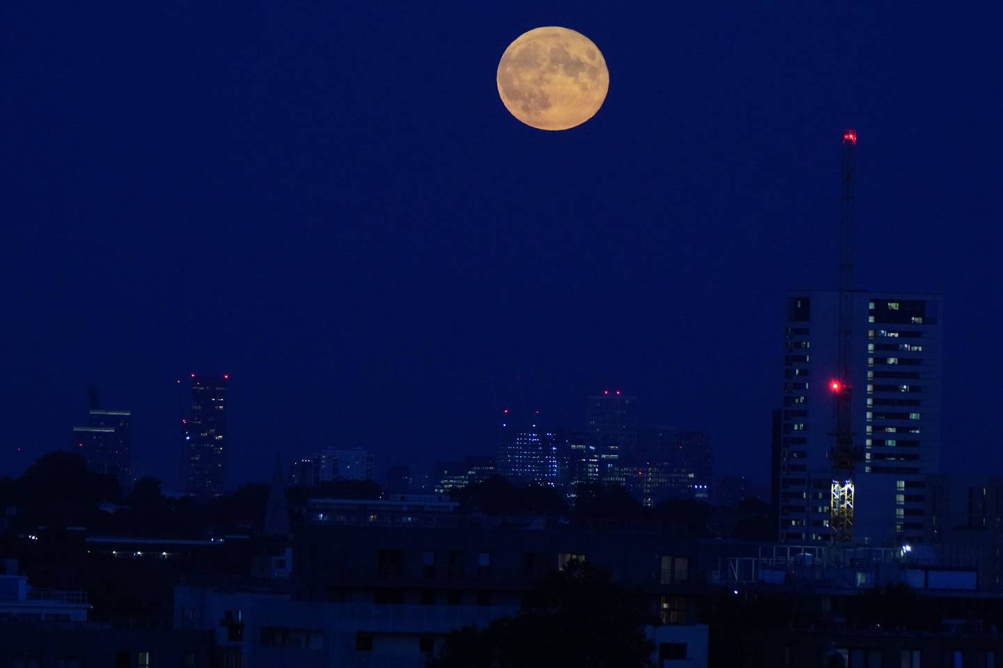 Final supermoon of the year wows stargazers
