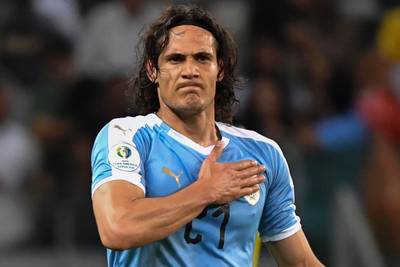 (FILES) In this file photo taken on June 16, 2019, Uruguay's Edinson Cavani celebrates after scoring against Ecuador during their Copa America football tournament group match at the Mineirao Stadium in Belo Horizonte, Brazil. Former Paris Saint-Germain striker Edinson Cavani has been dropped from the Uruguay squad named on October 2, 2020 for the upcoming World Cup qualifiers against Chile and Ecuador. / AFP / Luis ACOSTA
