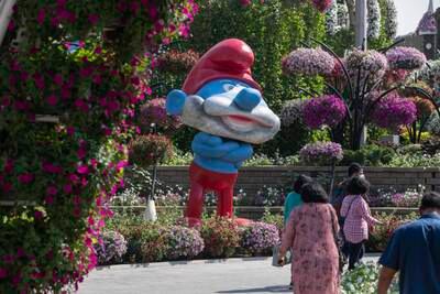 There were also Smurf Topiaries with giant green structures, and the Central Plaza welcomes visitors to see their favourite Smurf characters interact with the garden. 
