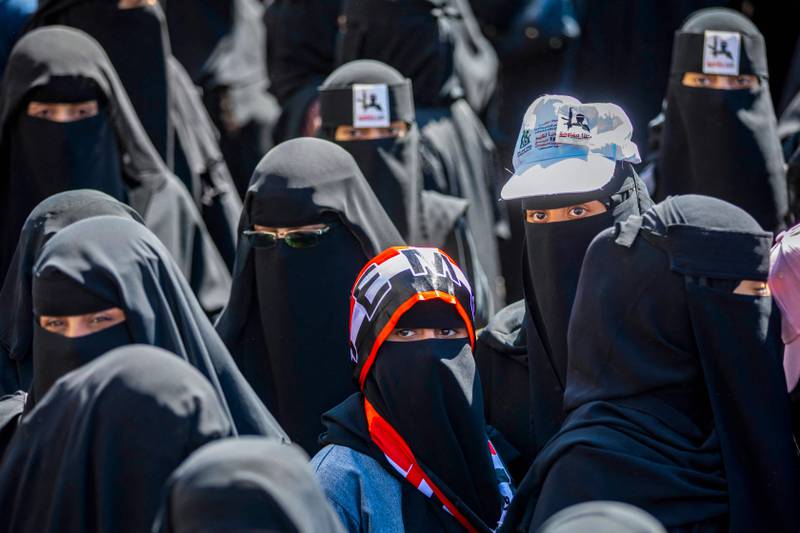 Pro-government Yemeni demonstrators march in Taiz, calling on the Presidential Council to gain total control of the city. AFP