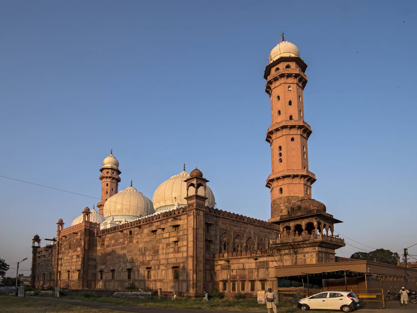 The majestic red-stone Taj-ul-Masjid was commissioned by Nawab Shah Jahan Begum. Photo: Gustasp and Jeroo Irani