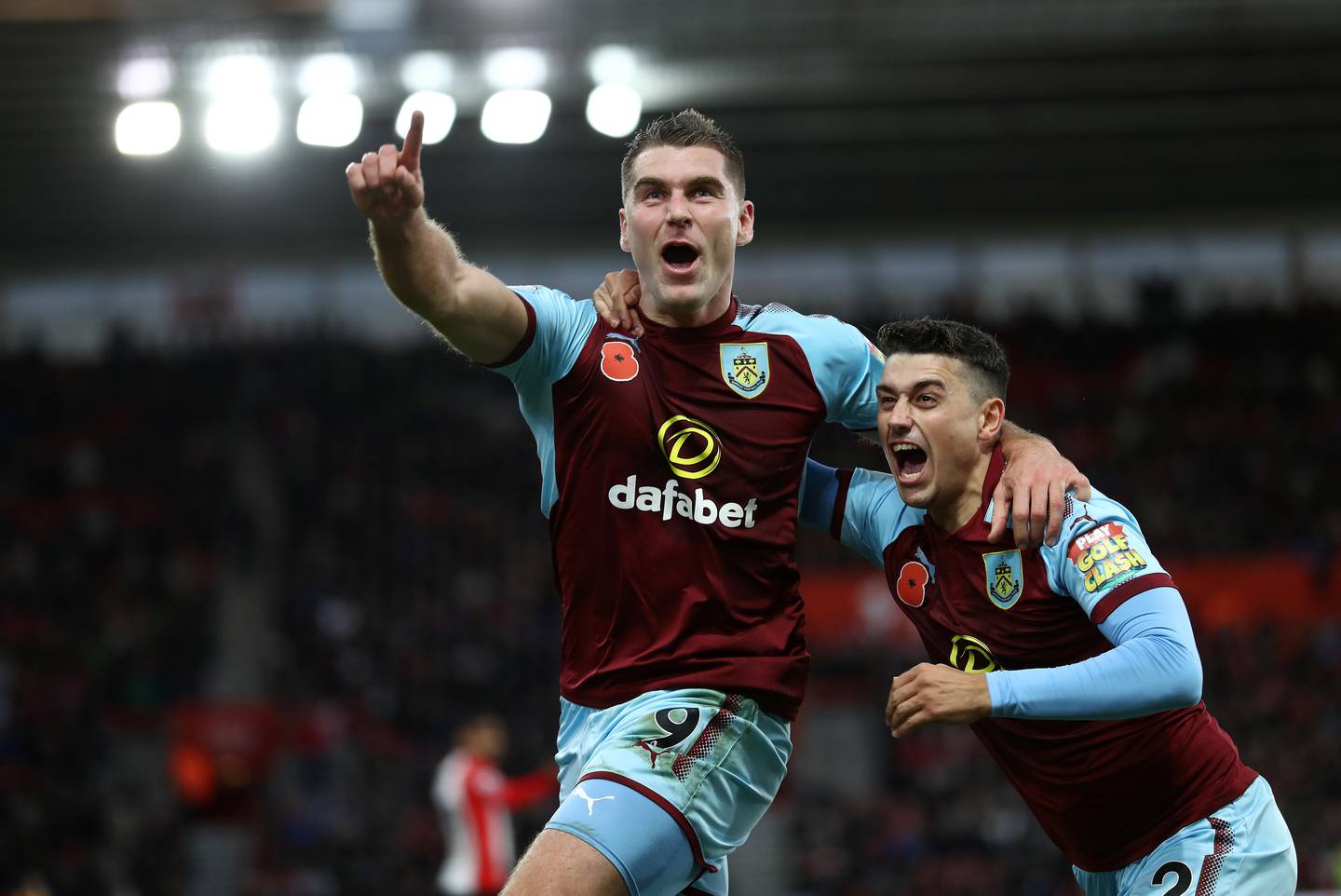 SOUTHAMPTON, ENGLAND - NOVEMBER 04:  Sam Vokes celebrates scoring his side's first goal with Matthew Lowton of Burnley during the Premier League match between Southampton and Burnley at St Mary's Stadium on November 4, 2017 in Southampton, England.  (Photo by Bryn Lennon/Getty Images)