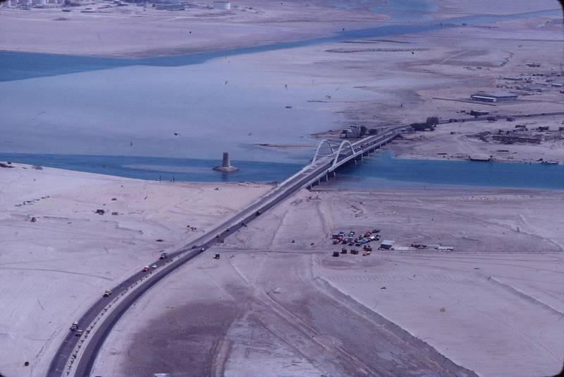 Al Maqta bridge as seen from the air in 1975. Photo:
Alain Saint Hilaire