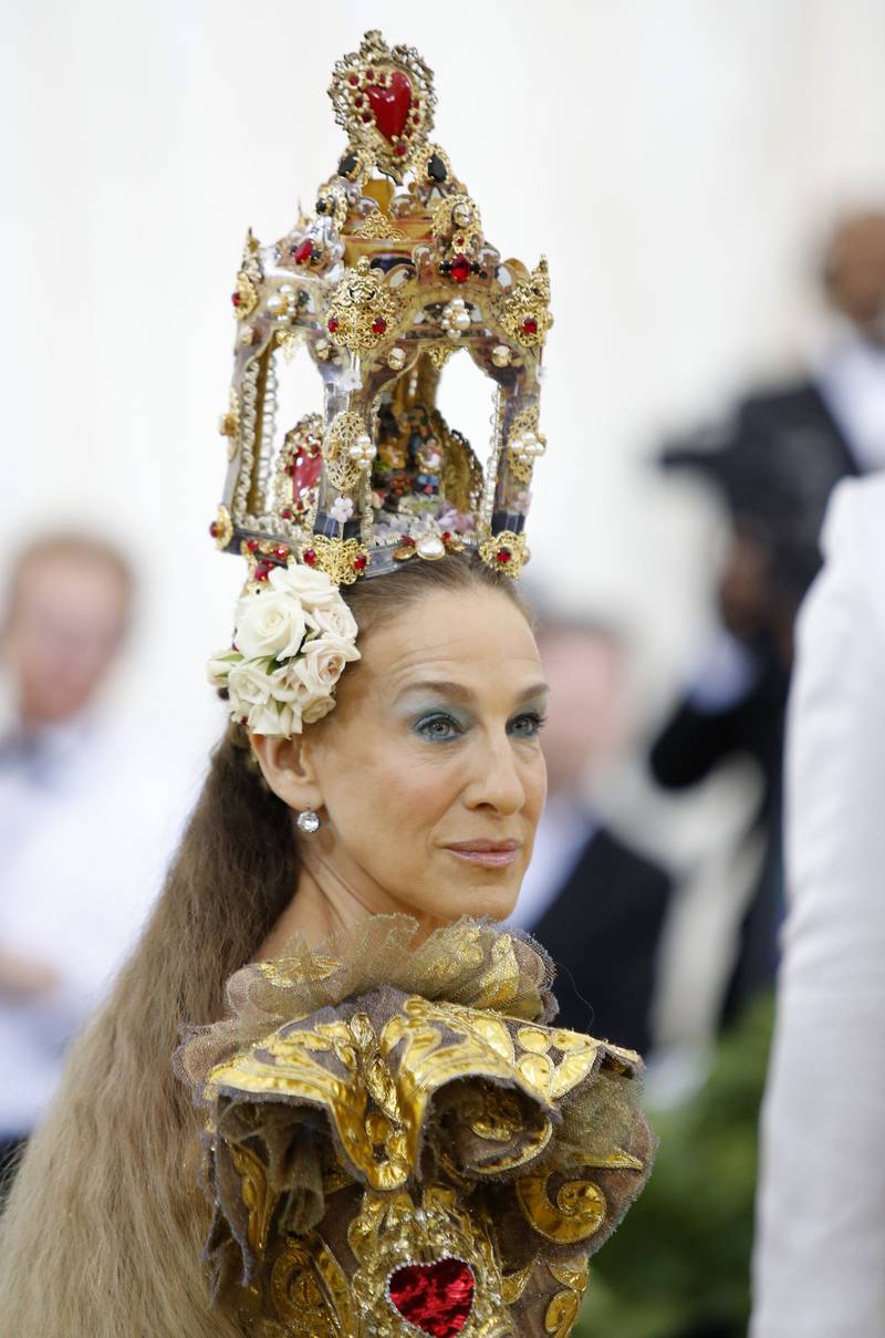 Actress Sarah Jessica Parker arrives at the Metropolitan Museum of Art Costume Institute Gala (Met Gala) to celebrate the opening of “Heavenly Bodies: Fashion and the Catholic Imagination” in the Manhattan borough of New York, U.S., May 7, 2018. REUTERS/Eduardo Munoz