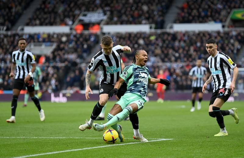Bobby Decordova-Reid 6: Earned Fulham second-half penalty when Trippier swept his ankles just inside box. Hadn’t offered much of an attacking threat before that. Did provide Kurzawa plenty of much-needed support up against the dangerous Almiron. Getty