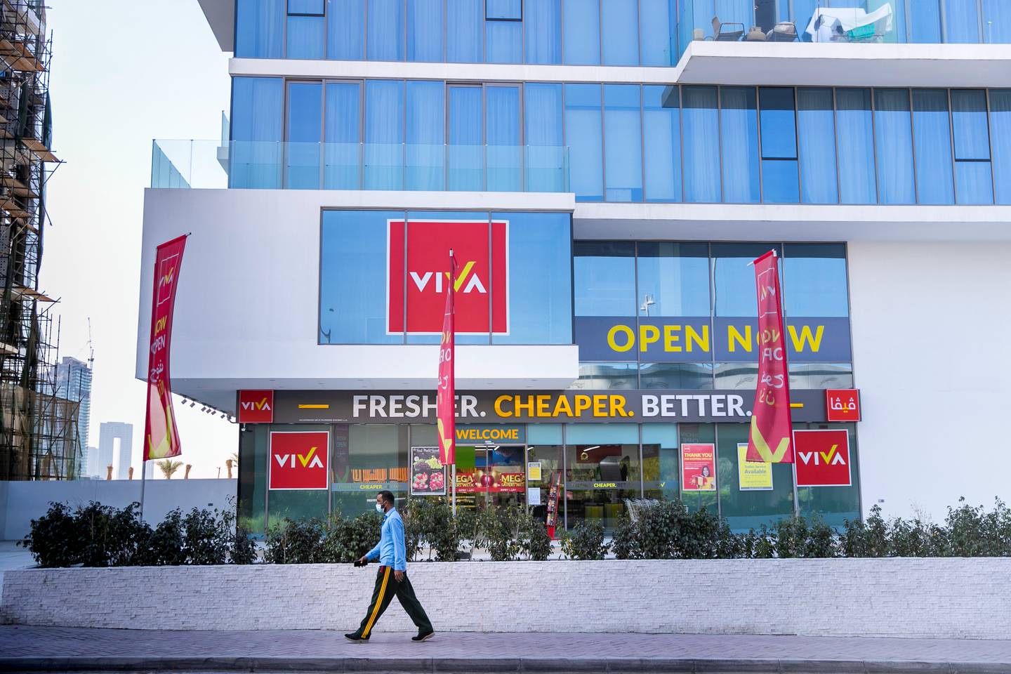 DUBAI, UNITED ARAB EMIRATES. 22 DECEMBER 2020. Newly opened Viva supermarket in Palm Jumeirah.(Photo: Reem Mohammed/The National)Reporter:Section: