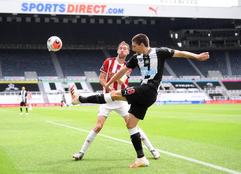 Federico Fernandez - 7: Comfortable game for the Argentine and dominated the Blades attackers alongside his captain. Reuters