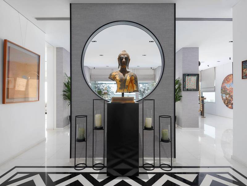 The grand entrance to the property. Courtesy Luxhabitat Sotheby's International Realty