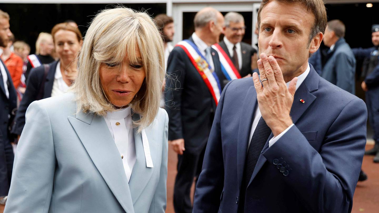 Жена президента франции макрона фото в молодости