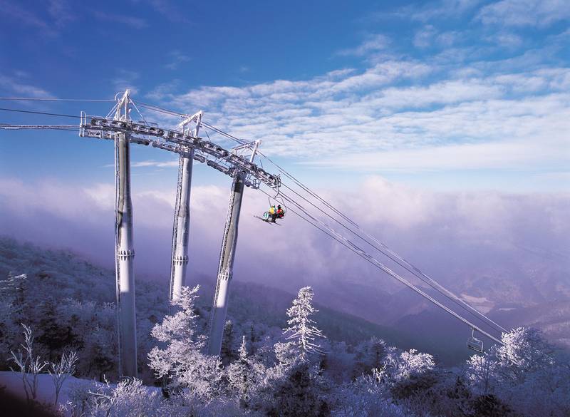 A ski lift at Yongpyong, South Korea. Korea Tourism