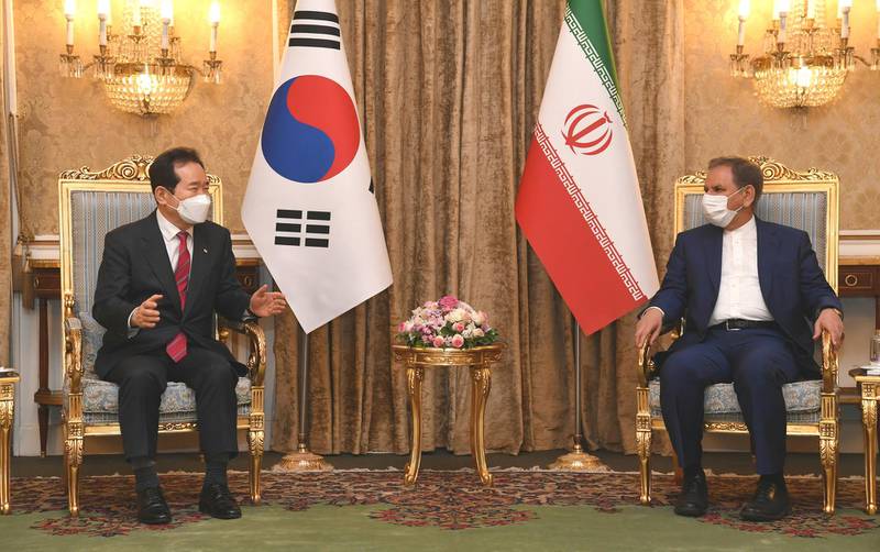South Korean Prime Minister Chung Sye-kyun holding talks with Iran's First Vice President Eshaq Jahangiri at Sa'dabad Palace in Tehran, Iran. EPA