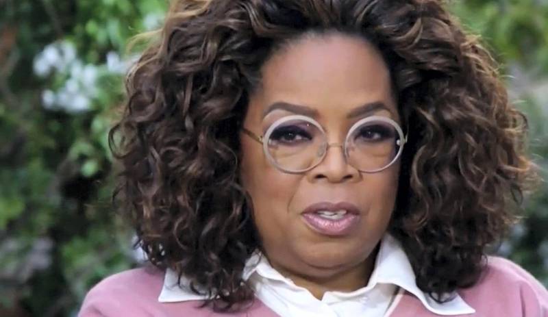 Oprah wearing the Gotti OR02 glasses.