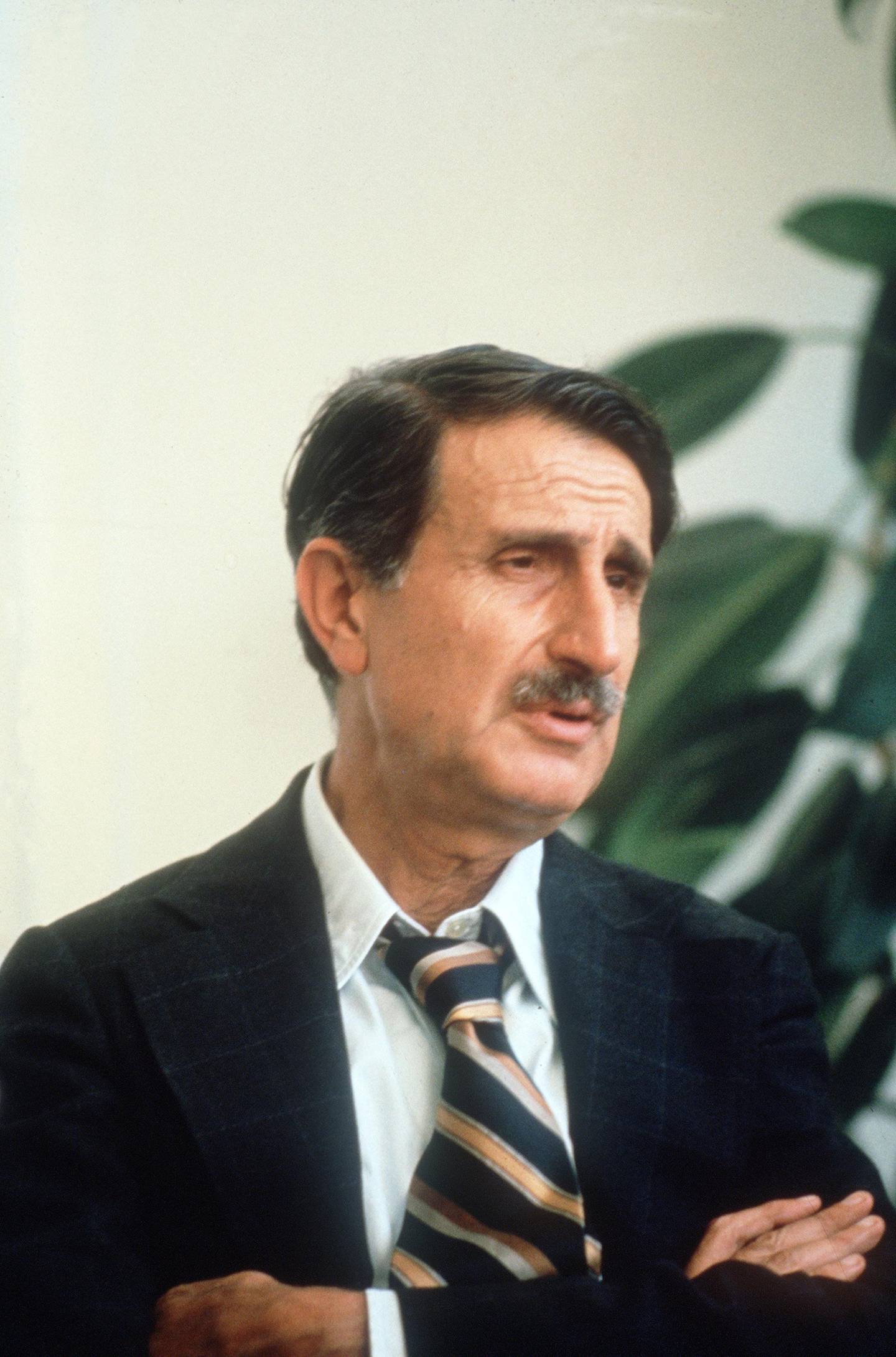 Lebanese leftist leader Kamal Jumblatt helds a press conference at the Arabic league in Paris, 05 October 1976. Father of the druze Progressive Socialist Party (PSP), Kamal Jumblatt was assassinated 16 March 1977. / AFP PHOTO / -