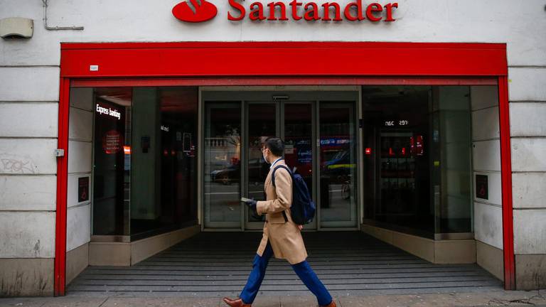 An image that illustrates this article Santander sent £130m in accidental payments on Christmas Day