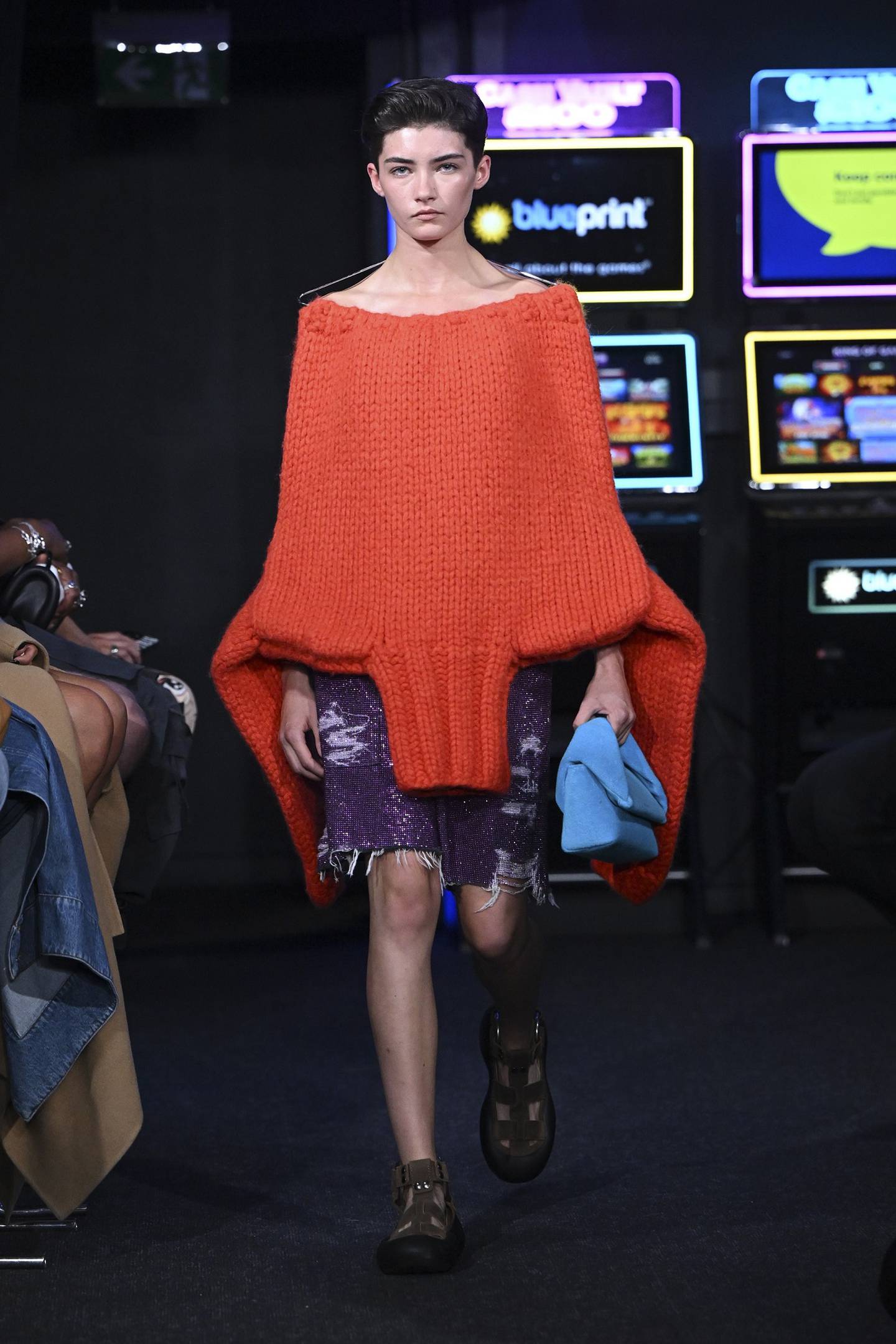 JW Anderson sent an upside-down blouse as a dress, with a coat hanger around the model's neck.  Photo: JW Anderson