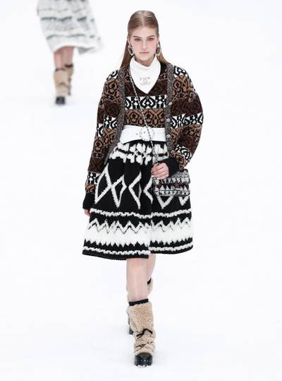 Chanel automne-hiver 2019-2020 : le dernier rêve de Karl Lagerfeld - Marie  Claire