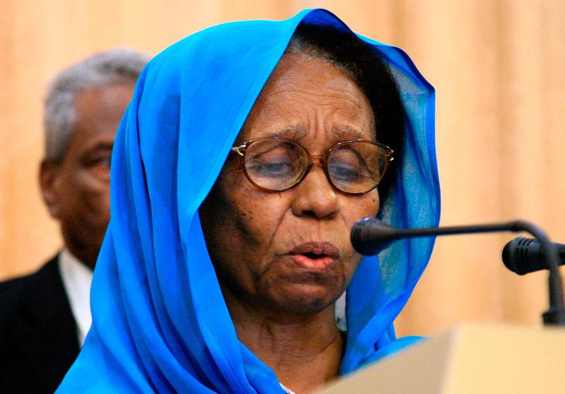 Aisha Mousa, a civilian member of Sudan's new sovereign council that will head the country during its three-year transition to civilian rule, speaks during a press conference after being sworn-in, in the capital Khartoum on August 21, 2019.  / AFP / Ebrahim HAMID
