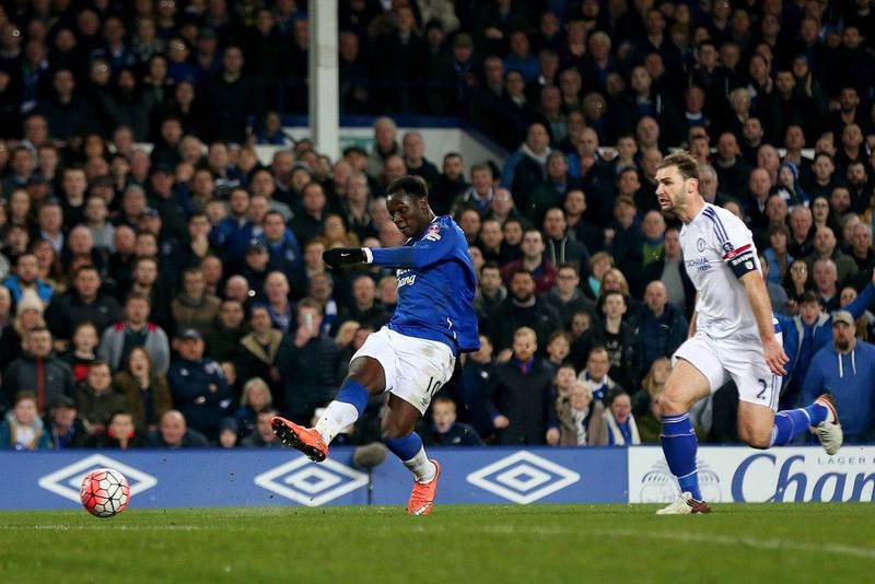 Romelu Lukaku of Everton scores his team’s second goal during the FA Cup sixth round match between Everton and Chelsea at Goodison Park on March 12, 2016 in Liverpool, England. (Photo by Chris Brunskill/Getty Images)