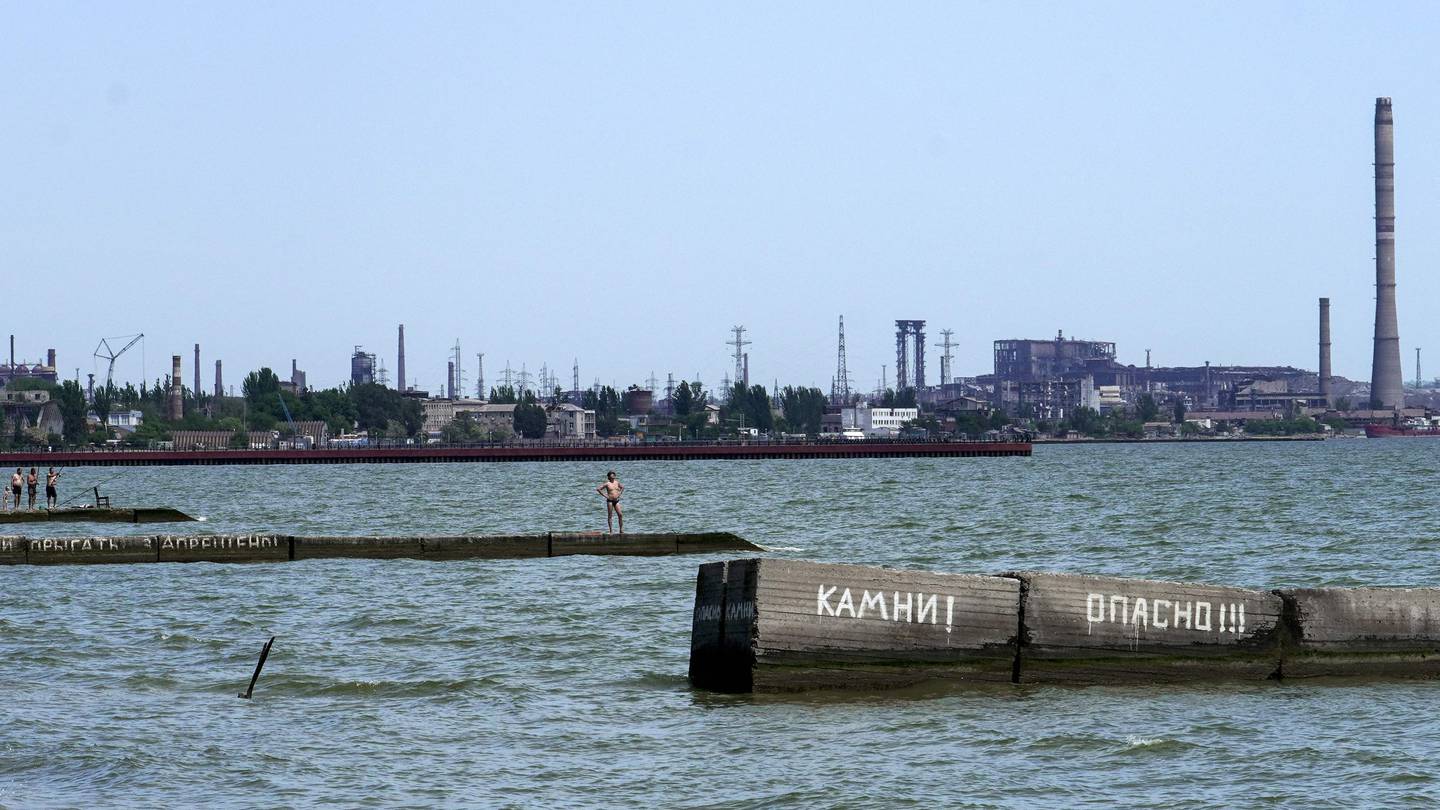 Mariupol may have suffered cholera outbreak, Ukraine claims
