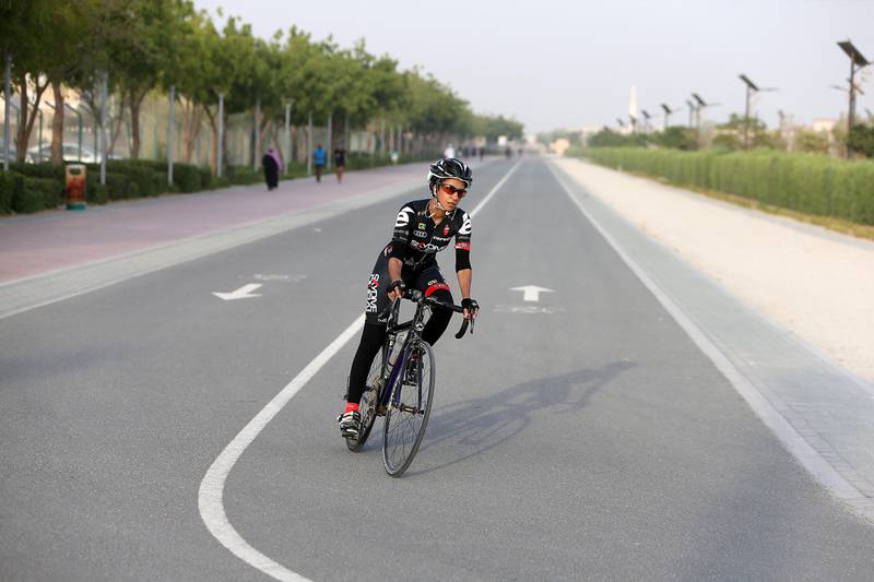 DUBAI , UNITED ARAB EMIRATES Ð June 9 , 2015 : Masooma Ali , Emirati woman cycling at the Al Khawaneej Cycle track during the evening in Dubai. ( Pawan Singh / The National ) For News. Story by Ramola Talwar *** Local Caption ***  PS0906- RAMADAN CYCLING02.jpg