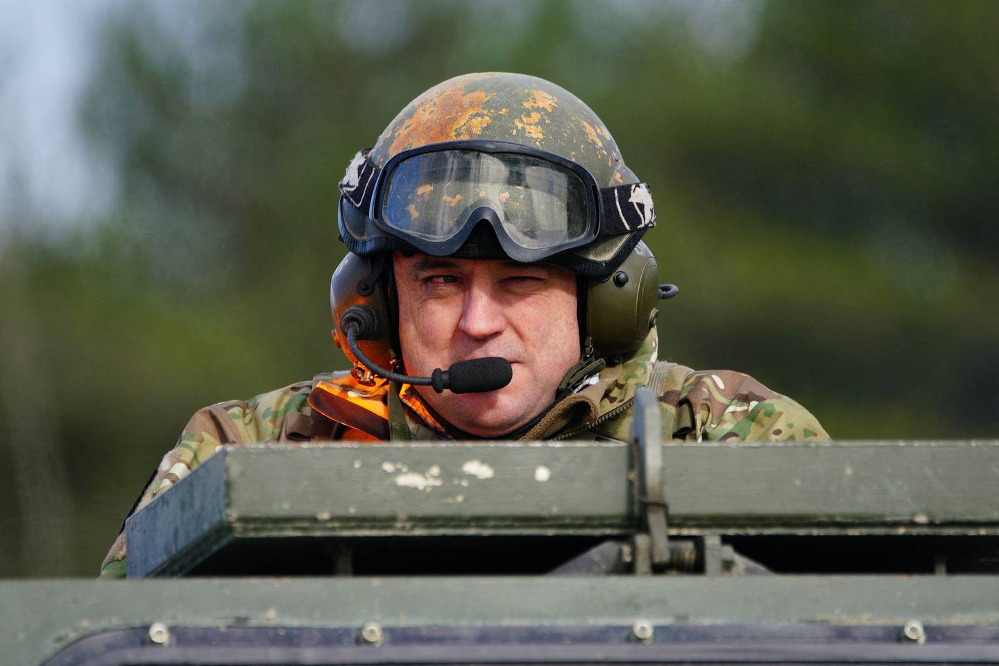 Der britische Verteidigungsminister Ben Wallace auf dem Übungsplatz im Bovington Camp, einem Militärstützpunkt der britischen Armee im Südwesten Englands.  AFP