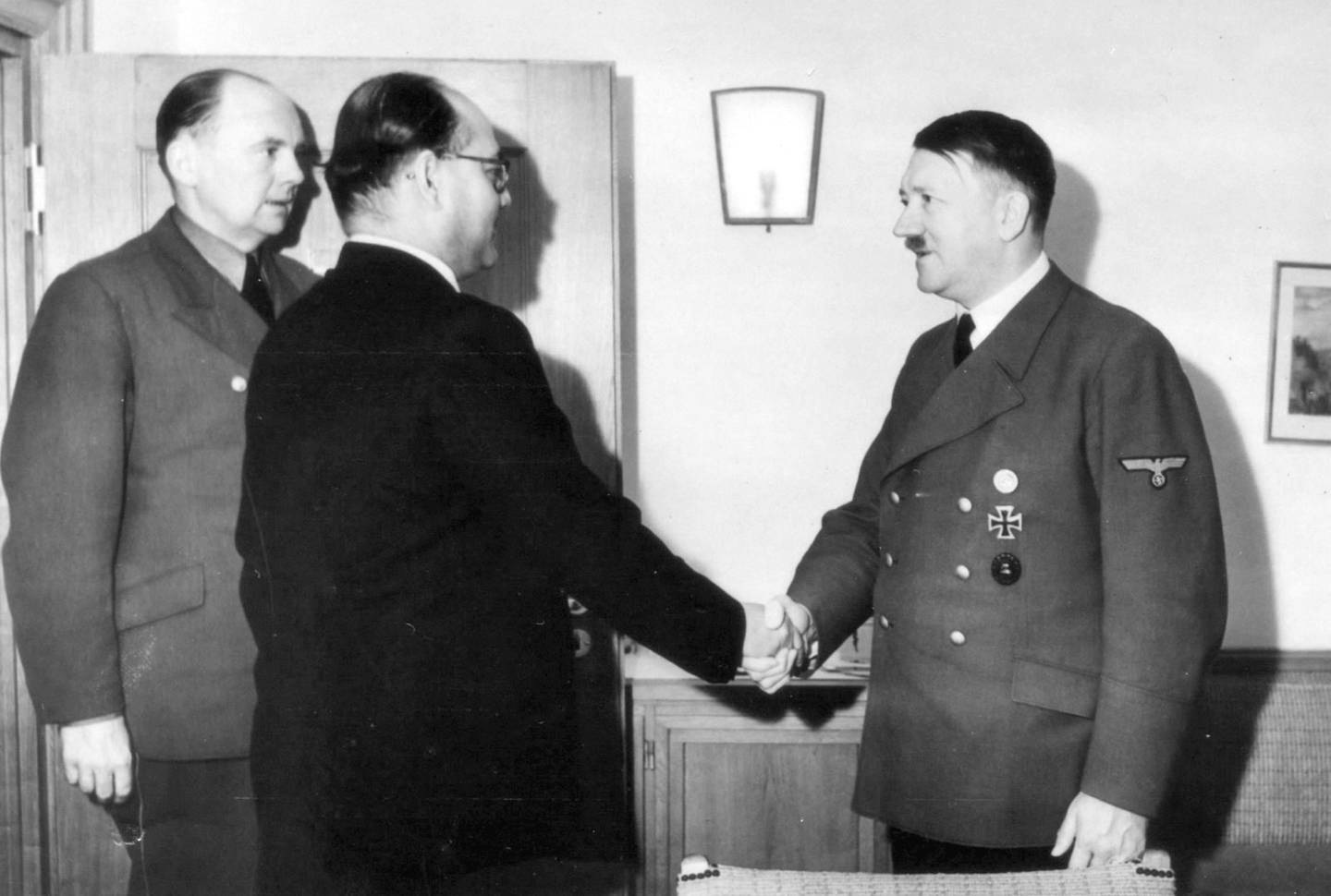 Indian nationalist leader Subhash Chandra Bose and Adolf Hitler, Berlin, Germany, May 1942. (Photo by: Universal History Archive/UIG via Getty Images)