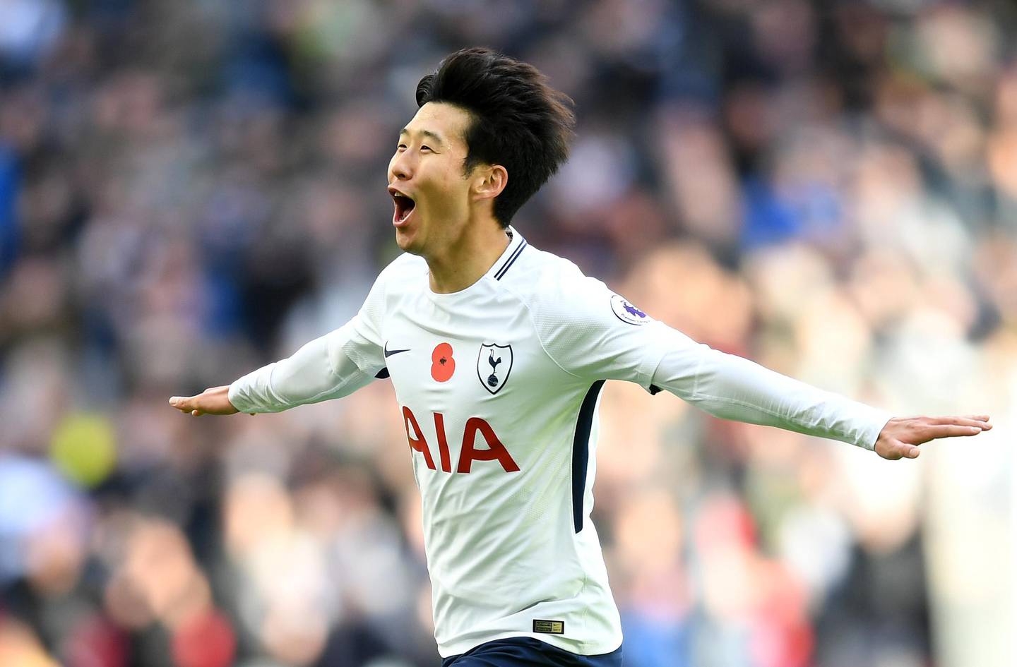 LONDON, ENGLAND - NOVEMBER 05:  Heung-Min Son of Tottenham Hotspur celebrates scoring his sides first goal during the Premier League match between Tottenham Hotspur and Crystal Palace at Wembley Stadium on November 5, 2017 in London, England.  (Photo by Michael Regan/Getty Images)