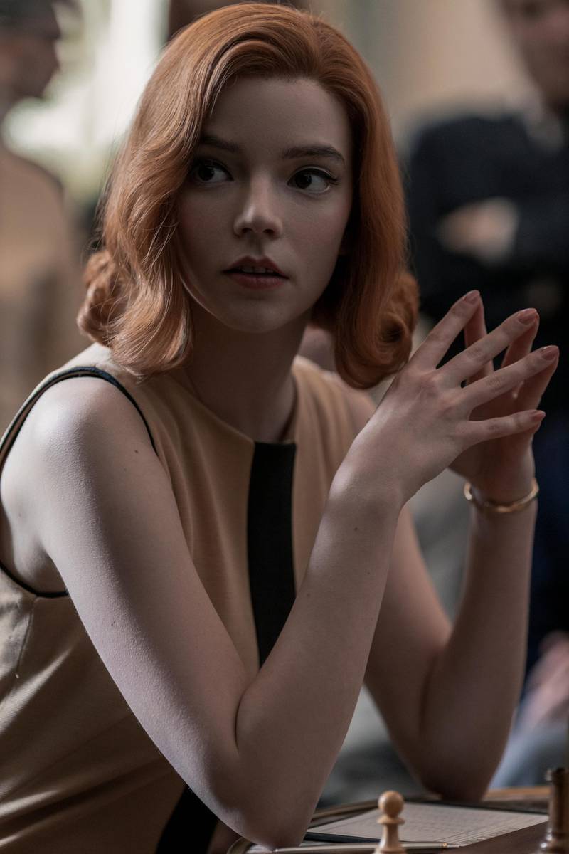 THE QUEENÕS GAMBIT (L to R) ANYA TAYLOR-JOY as BETH HARMON in episode 106 of THE QUEENÕS GAMBIT Cr. PHIL BRAY/NETFLIX © 2020