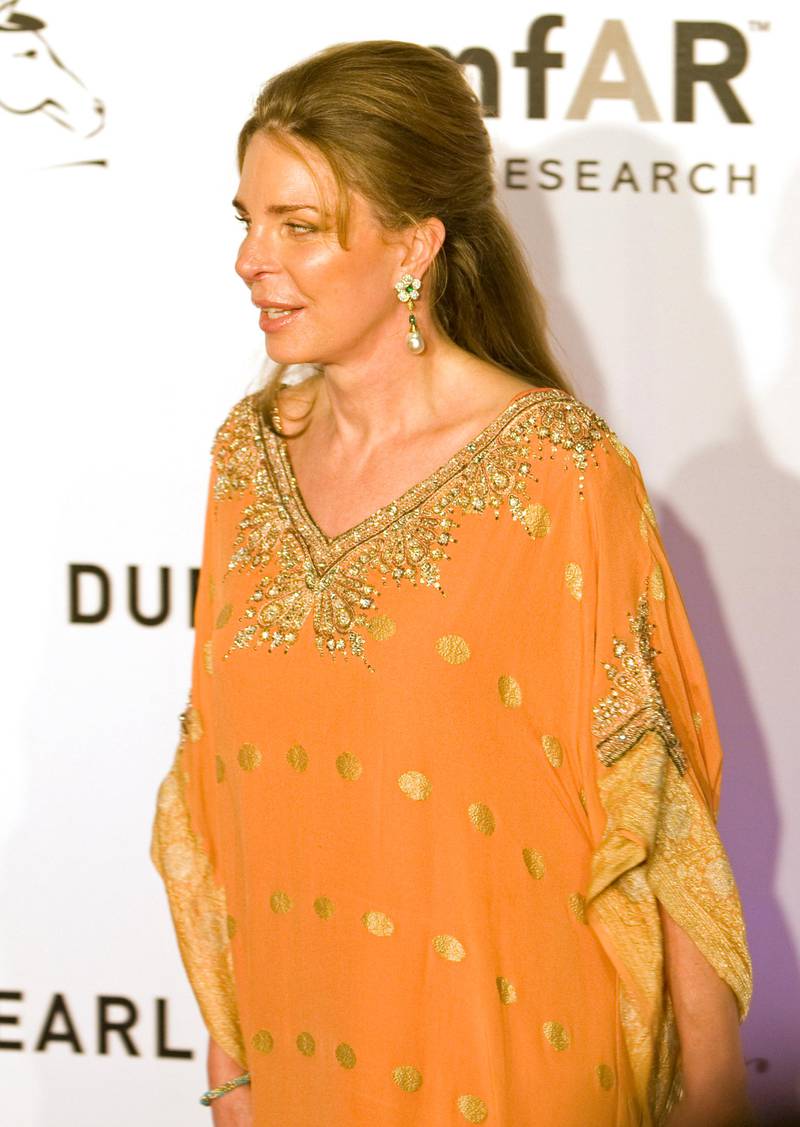 Dubai - December 10, 2009 - Her Majesty Queen Noor of Jordan poses for photographers on the red carpet during the amfAR event as part of the Dubai International Film Festival in Dubai, December 10, 2009.  (Photo by Jeff Topping/The National) *** Local Caption ***  JT010-1210-AMFAR_F8Q5707.jpg