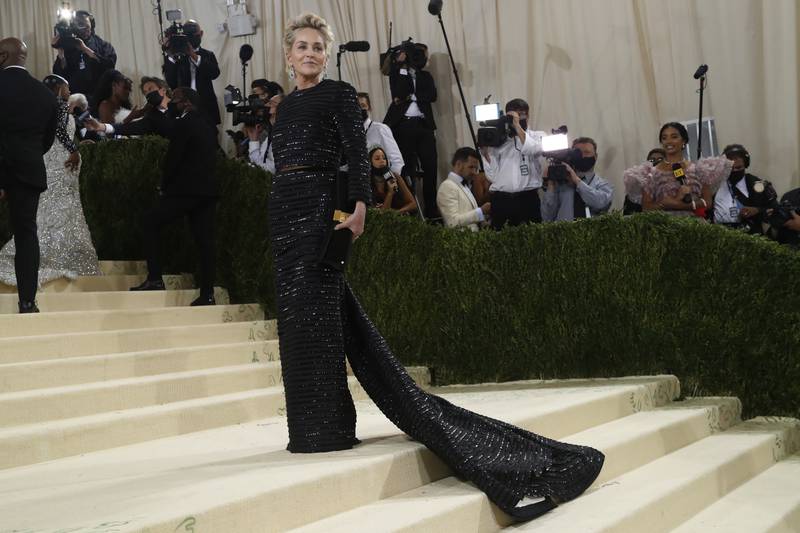 Met gala 2021 фото нарядов